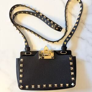 Valentino Garavani Rockstud Smartphone Bag